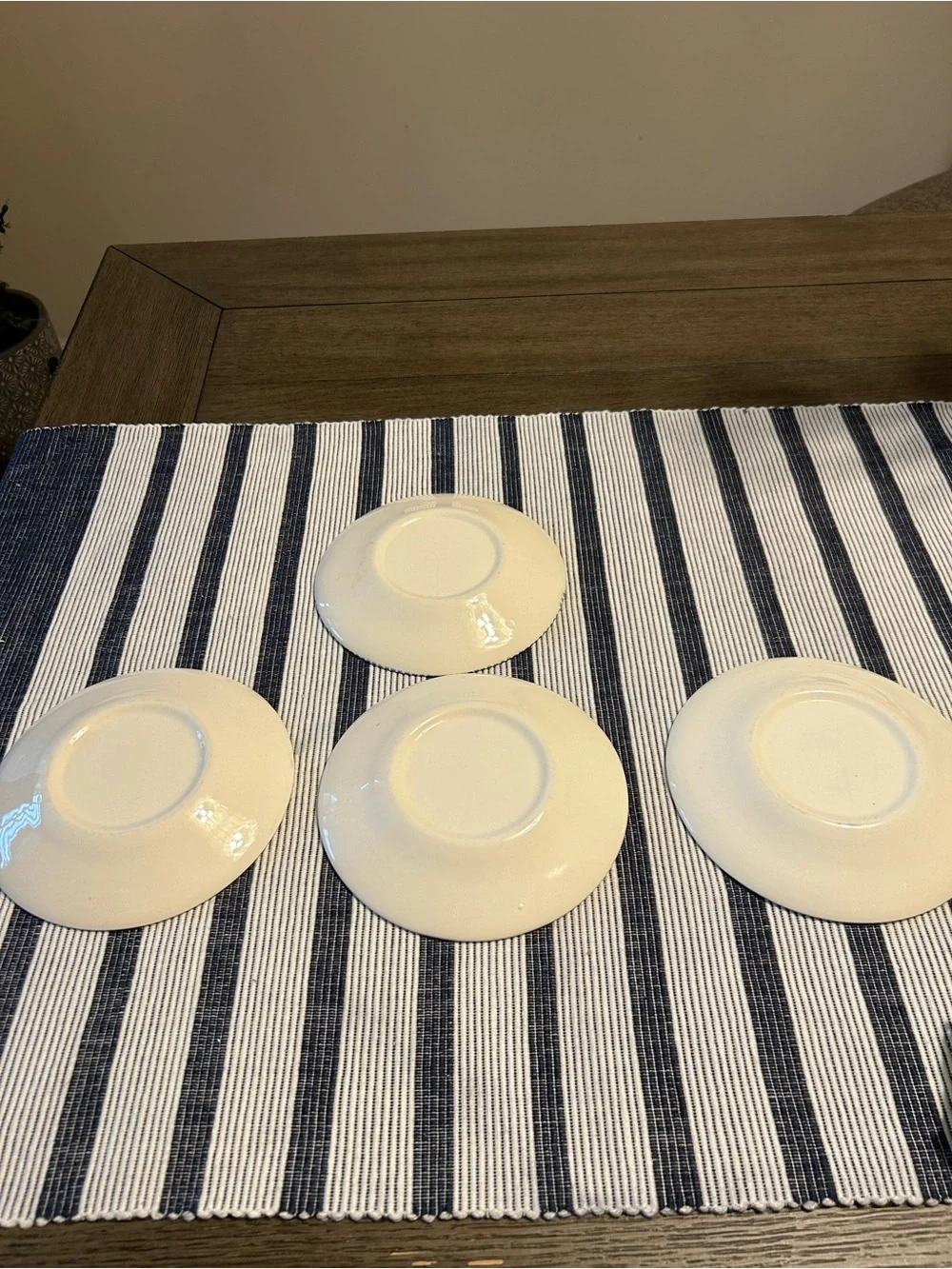 Currier & Ives Navy Blue/Cream Teacup and Saucer Set -Set of 4